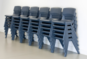 Postura+ stoelen gestapeld Tangara Groothandel voor de Kinderopvang Kinderdagverblijfinrichting574